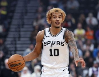 San Antonio Spurs Forward Jeremy Sochan to Have Surgery on Fractured Thumb