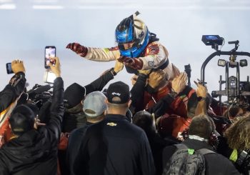 xfinity allmendinger wins and dives at LV playofff (1)