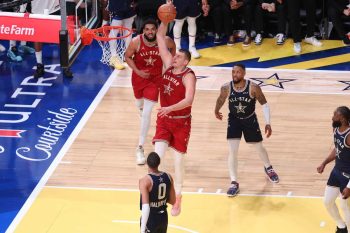 Nikola Jokic dunks in all star game
