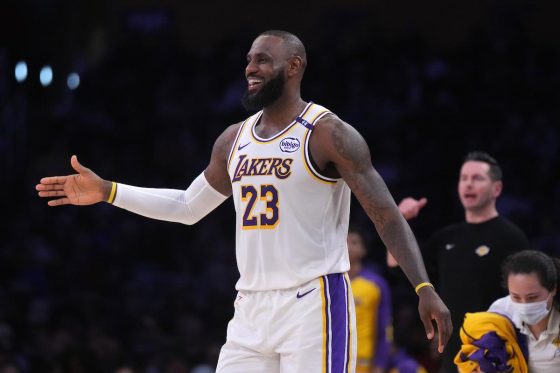 Lakers’ LeBron James On Foot Soreness: ‘It’s Not Behind Me’