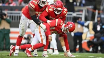 patrick-mahomes-ezgif.com-resize