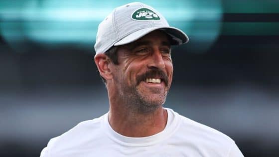 Aaron Rodgers Plans To “Call Aliens” By Using “Little Green Lasers”