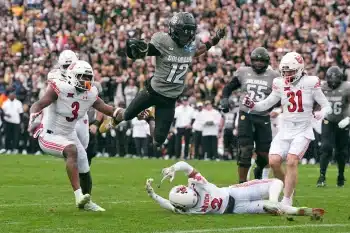 Travis Hunter Dominates College Football Awards
