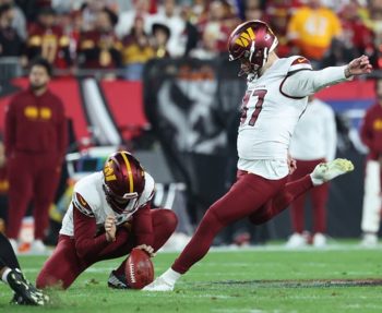 nfl wild card commanders kicer hero gamer (1)