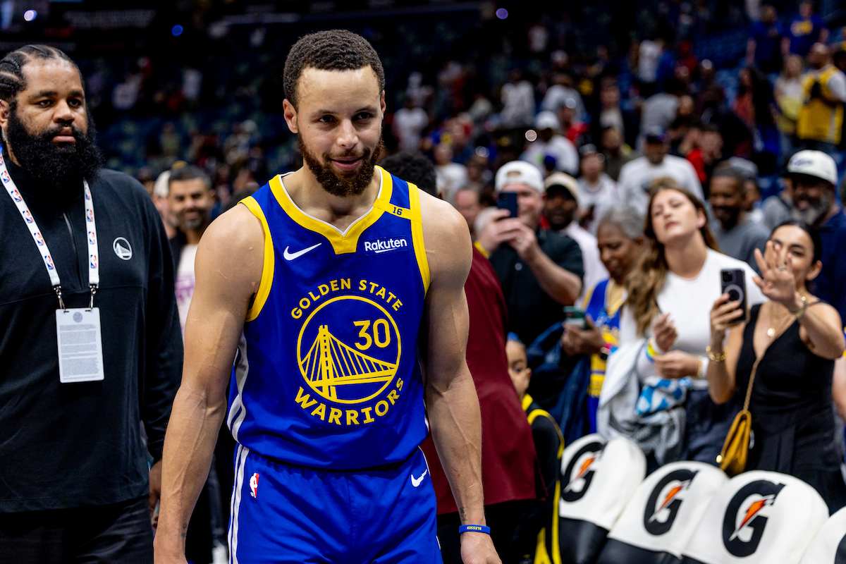 Steph Curry avoided major injury