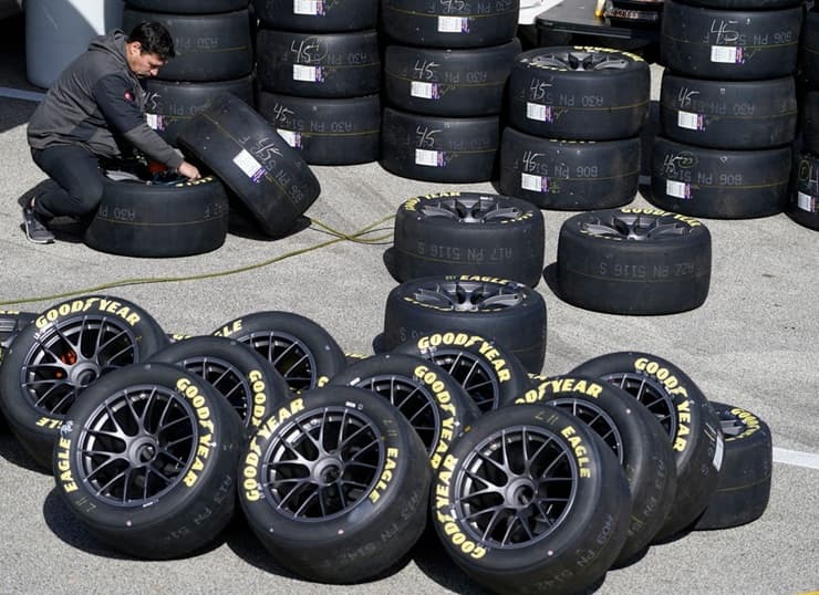 cup Tire Tests at Charlotte 2025 (1)