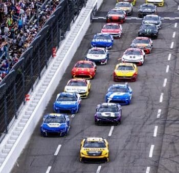 cup racing at Martinsville spring (1) (2)