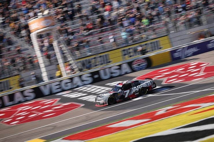 xfinity justin allgaier crosses lv finish line (1)