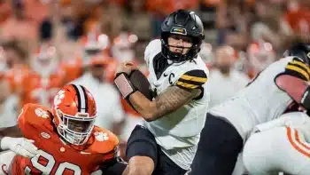 Tennessee, UCLA Swap Quarterbacks in Rare NIL-Fueled College Football Drama