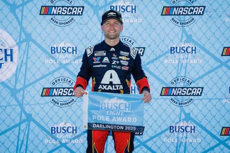 cup William Byron wins darlington pole (1)