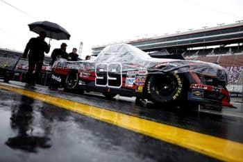 trucks qualifying rain at bristol spring (1)