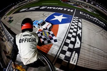 truck checkered flag Heim at Texas (1)