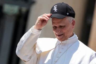 Pope Leo Joins In White Sox Chants At The Vatican