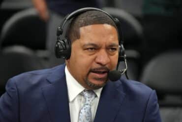 Mark Jackson on the mic.