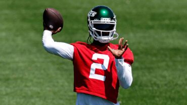 Who Would Be The New York Jets Quarterback If Justin Fields Is Out?