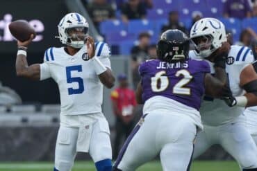Indianapolis Colts quarterback Anthony Richardson Sr throws the ball.