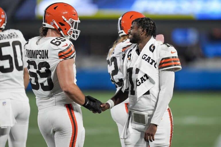 Shedeur Sanders Gets No Reps at Browns–Eagles Joint Practice: Oblique Injury  or Excuse?