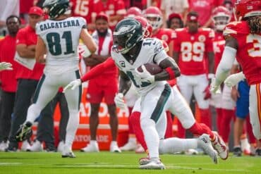 A.J. Brown runs the ball.
