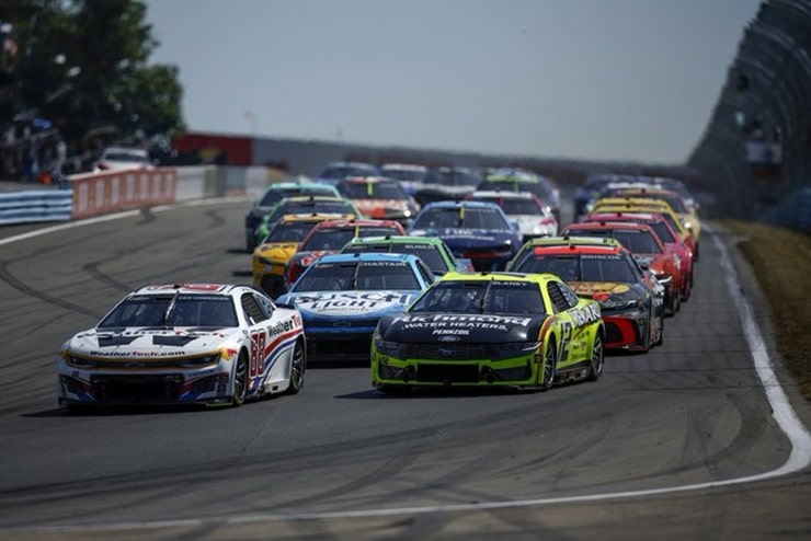 Hendrick Motorsports Struggles; Kyle Larson, Denny Hamlin Earn Top NASCAR Cup Series Drivers’ Championship Odds