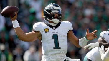 NFL Legend Says Eagles Have The “Most Boring Offense”