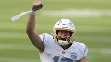 TNF Week 8 DFS Guide: Top DraftKings Plays and Sleepers for Vikings vs. Chargers