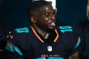 Tyreek Hill Back At Dolphins Facilities On Friday After Knee Surgery