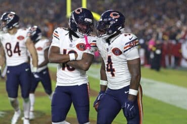 Chicago Bears players celebrate.