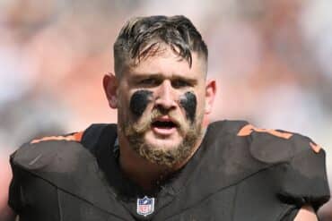 Cleveland Browns guard Wyatt Teller looks.
