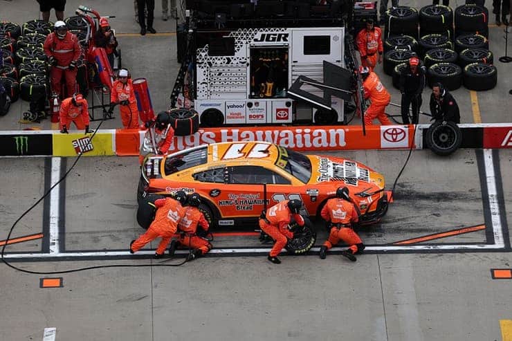 Denny Hamlin Earns Top NASCAR Cup Series Drivers’ Championship Odds; Jeff Gordon Recalls 1st Title