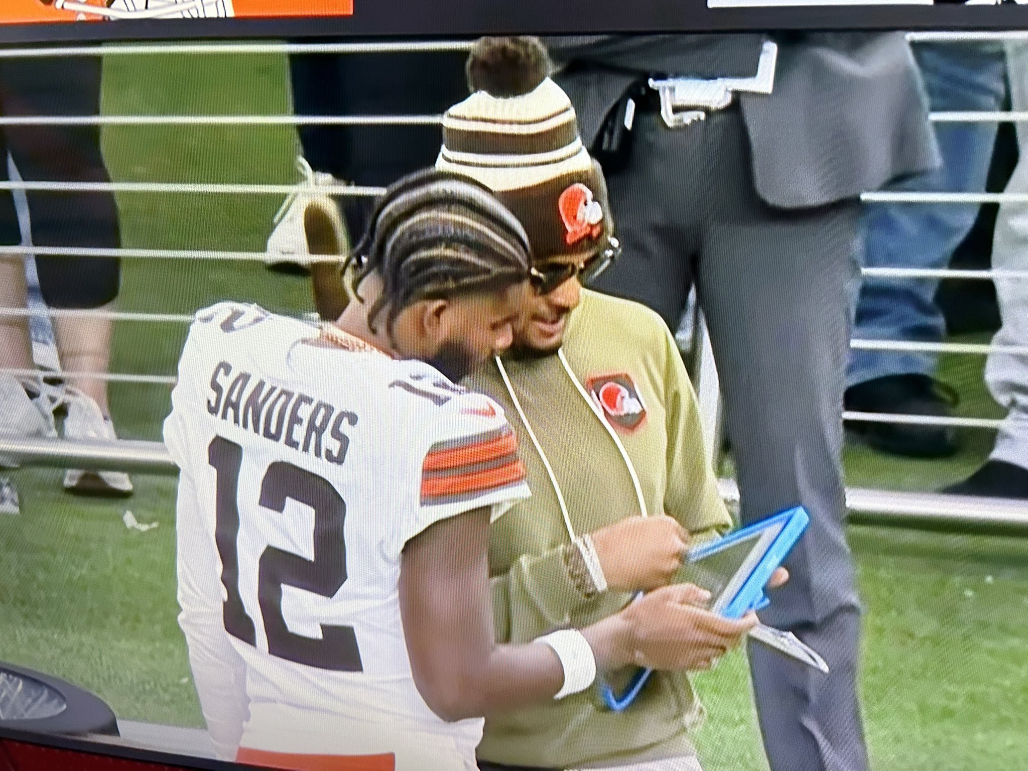 Deshaun Watson Mentoring Shedeur Sanders On Browns Sideline