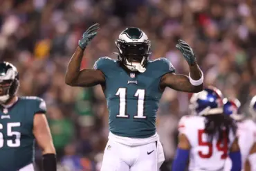 A.J. Brown labels Eagles season “a s–t show,” Sirianni weighs in.