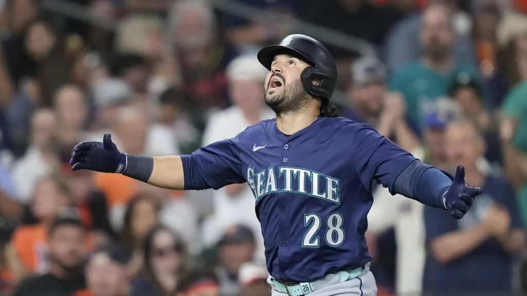 MLB Free Agency 2026: 3 Likely Destinations For Eugenio Suarez