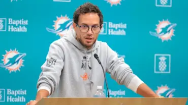 Did Mike McDaniel Throw Shade at Tua Tagovailoa After Dolphins Week 17 Win?