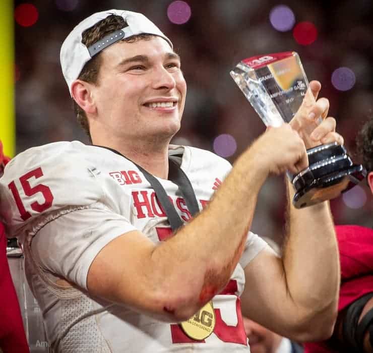 2026 NFL Draft 1st Overall Pick Odds: Indiana QB Fernando Mendoza Wins AP Award, Preps For Big Offseason