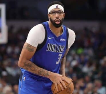Dallas Mavericks Anthony Davis To Miss A Few Games With Minor Groin Strain