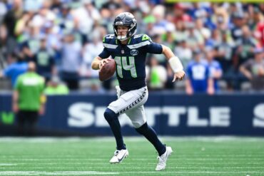 Sam Darnold chasing $500K incentive as Seahawks battle 49ers for No. 1 seed