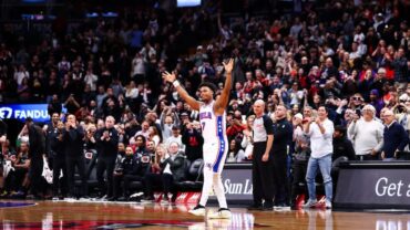 Watch: Kyle Lowry Receives Massive Standing Ovation From Raptors Fans On Monday