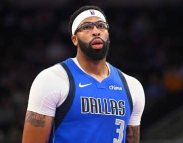 Dallas Mavericks Anthony Davis To Undergo Hand Surgery Amid Trade Rumors