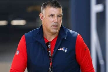 Patriots’ Mike Vrabel Pushes Back On Ty Law’s Claim He Kept A Flask In His Locker