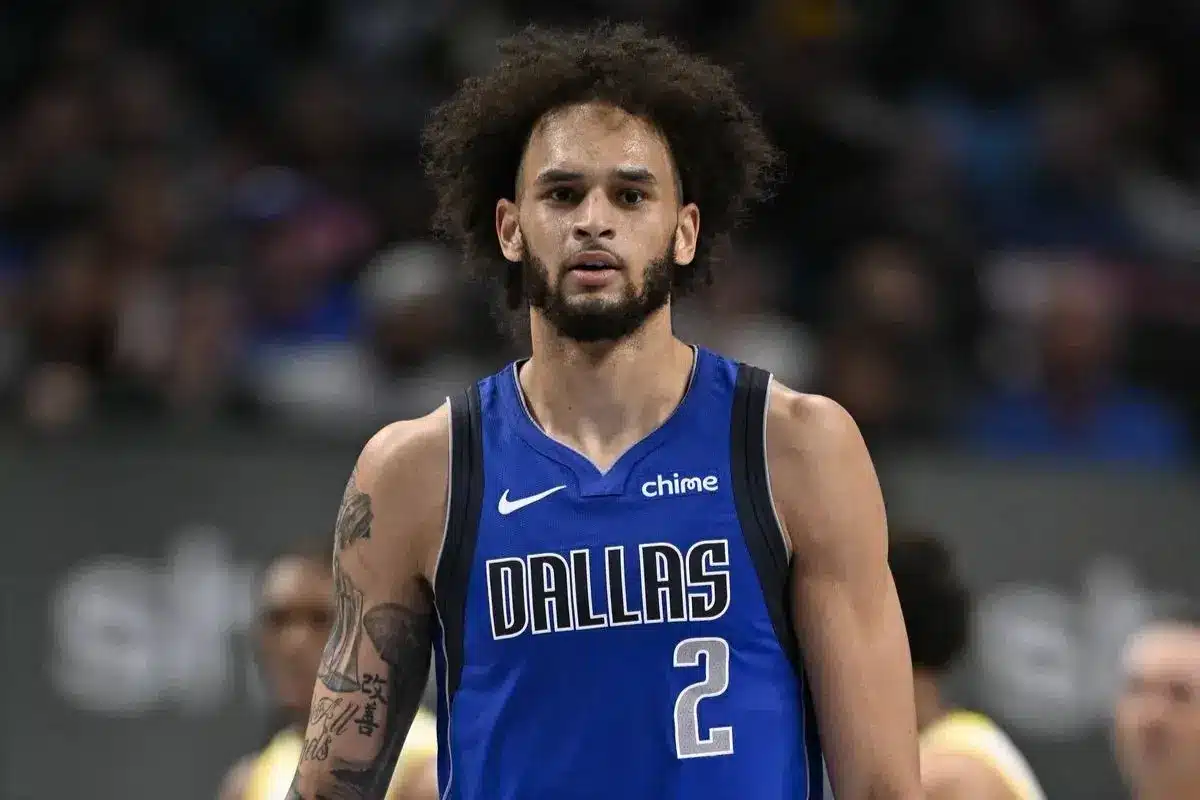 Dereck Lively II in a blue Dallas Mavericks jersey during a game.