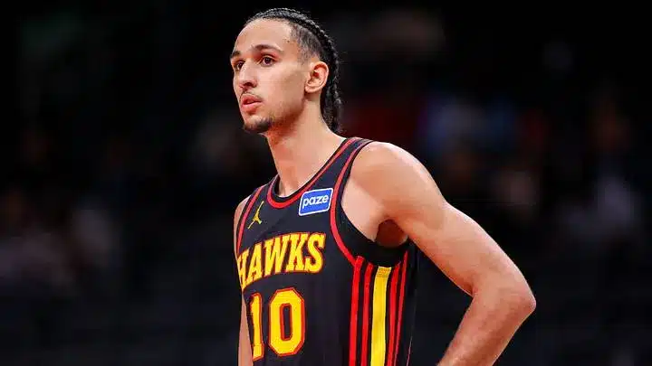 Zaccharie Risacher in Atlanta Hawks uniform during a game.