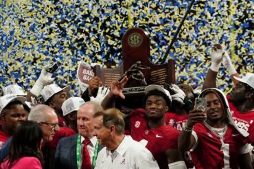 SEC Football Championship Odds: Georgia Bulldogs Lead as Narrow Favorites